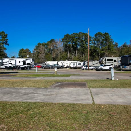 rvs at forest retreat rv park